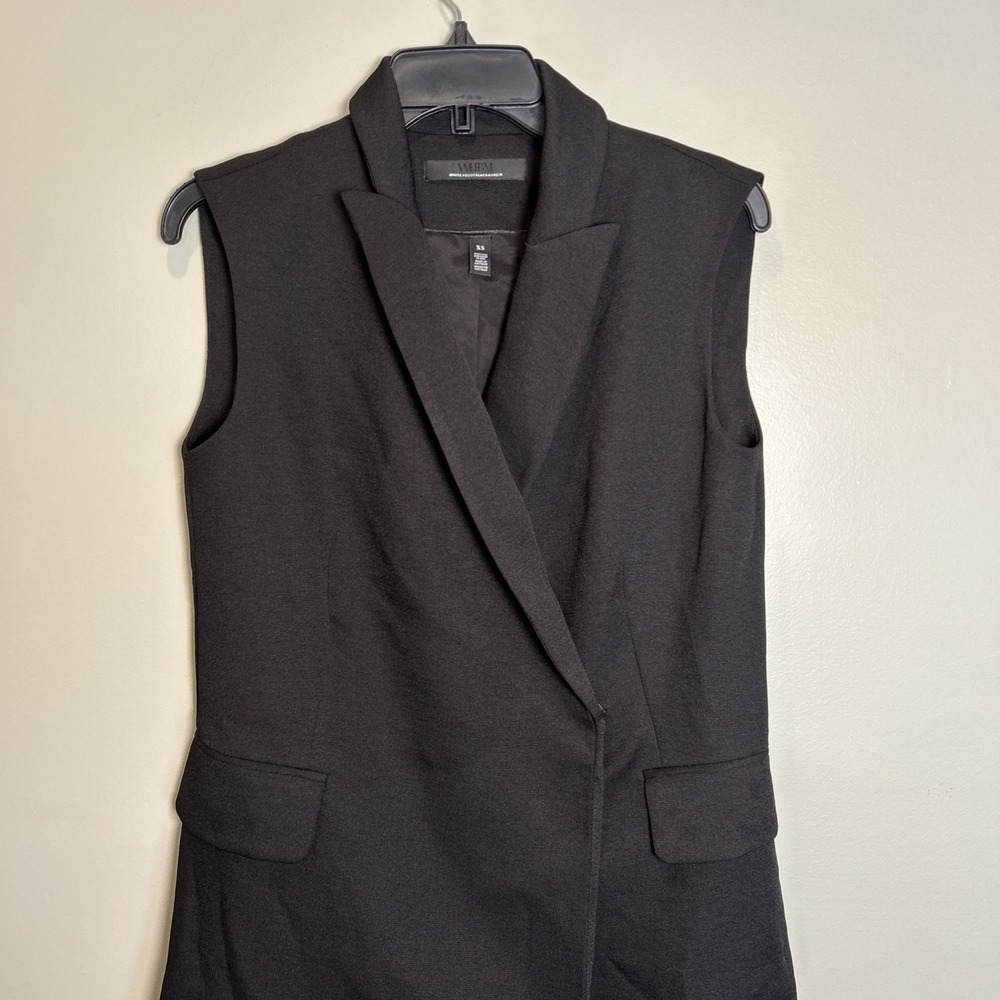 White House Black Market tailored sleeveless Vest Asymmetric front w button XS - Picture 2 of 14